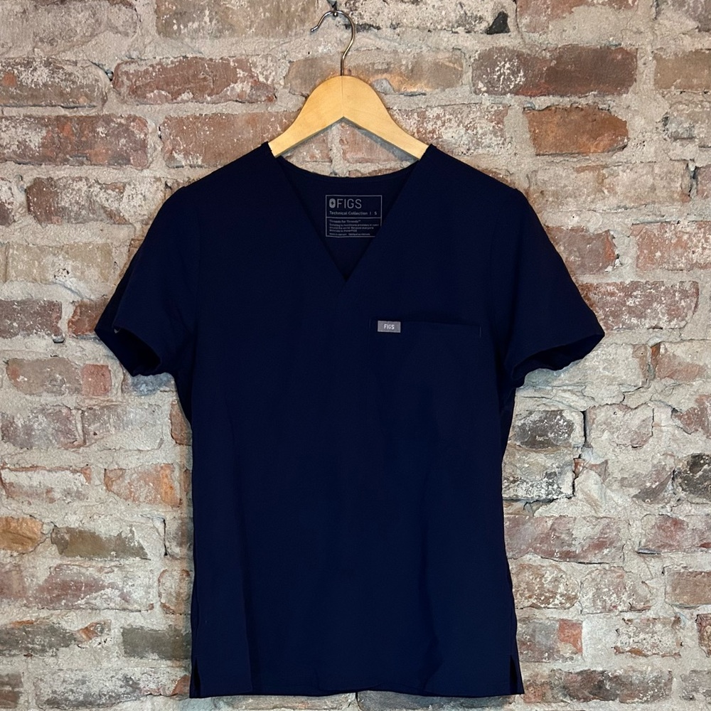 FIGS catarina one pocket top and Zamora joggers SET